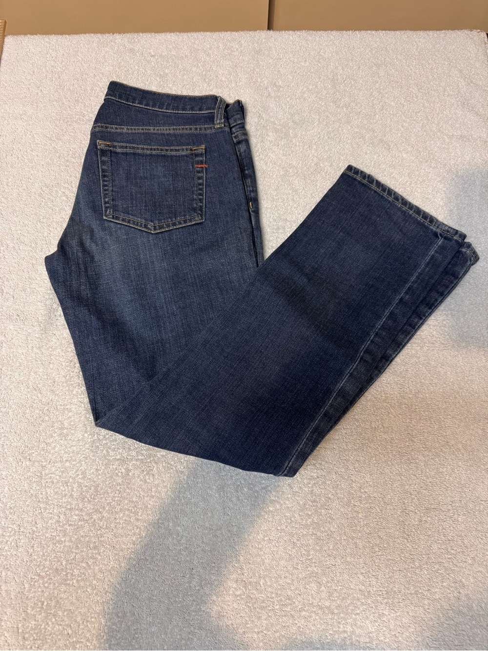 Women’s GAP Dark Blue Straight Leg Stretch Jeans. Size 2 Average